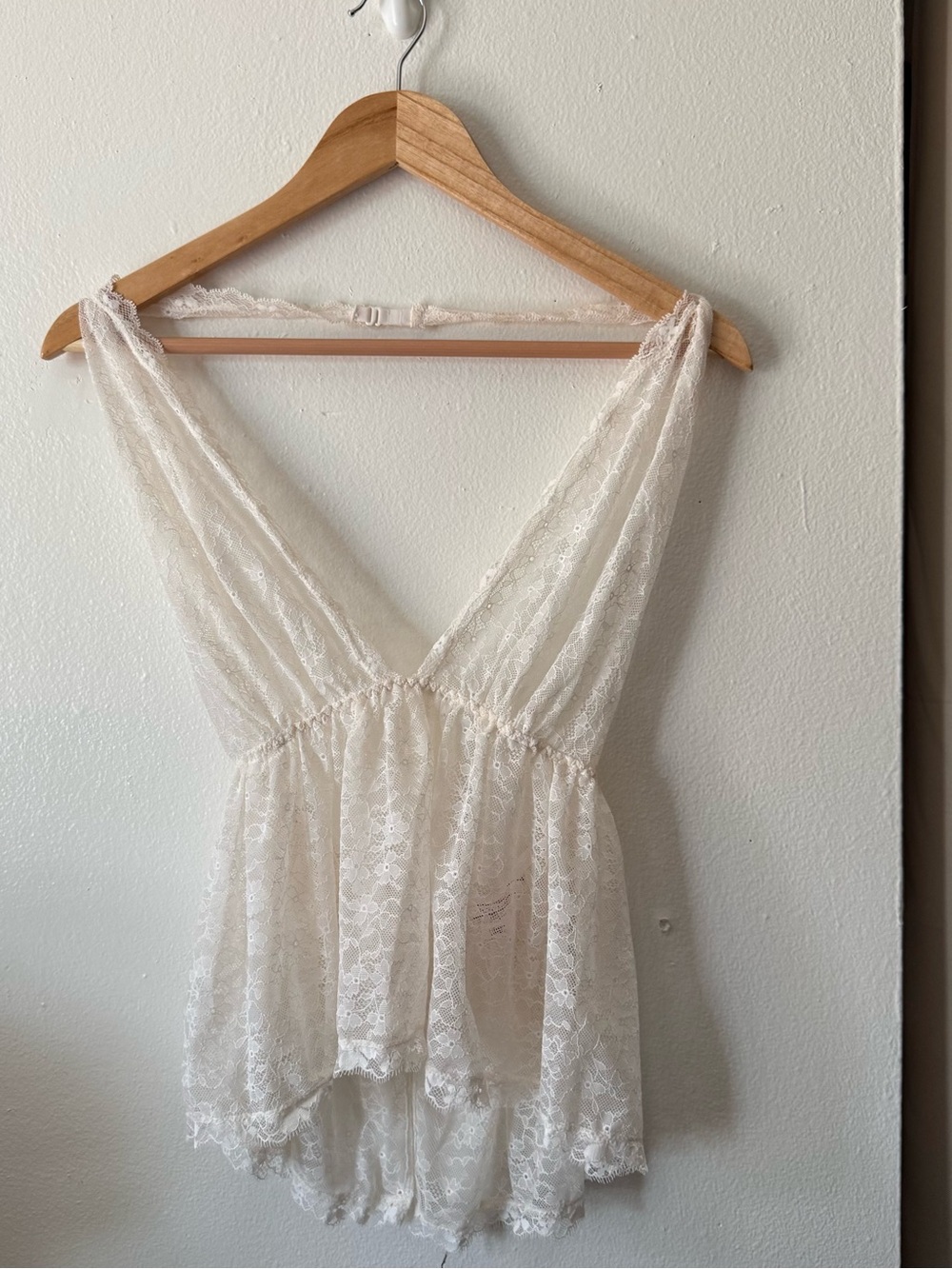 Victoria's Secret Ivory Lace V-Neck Peplum Halter Top